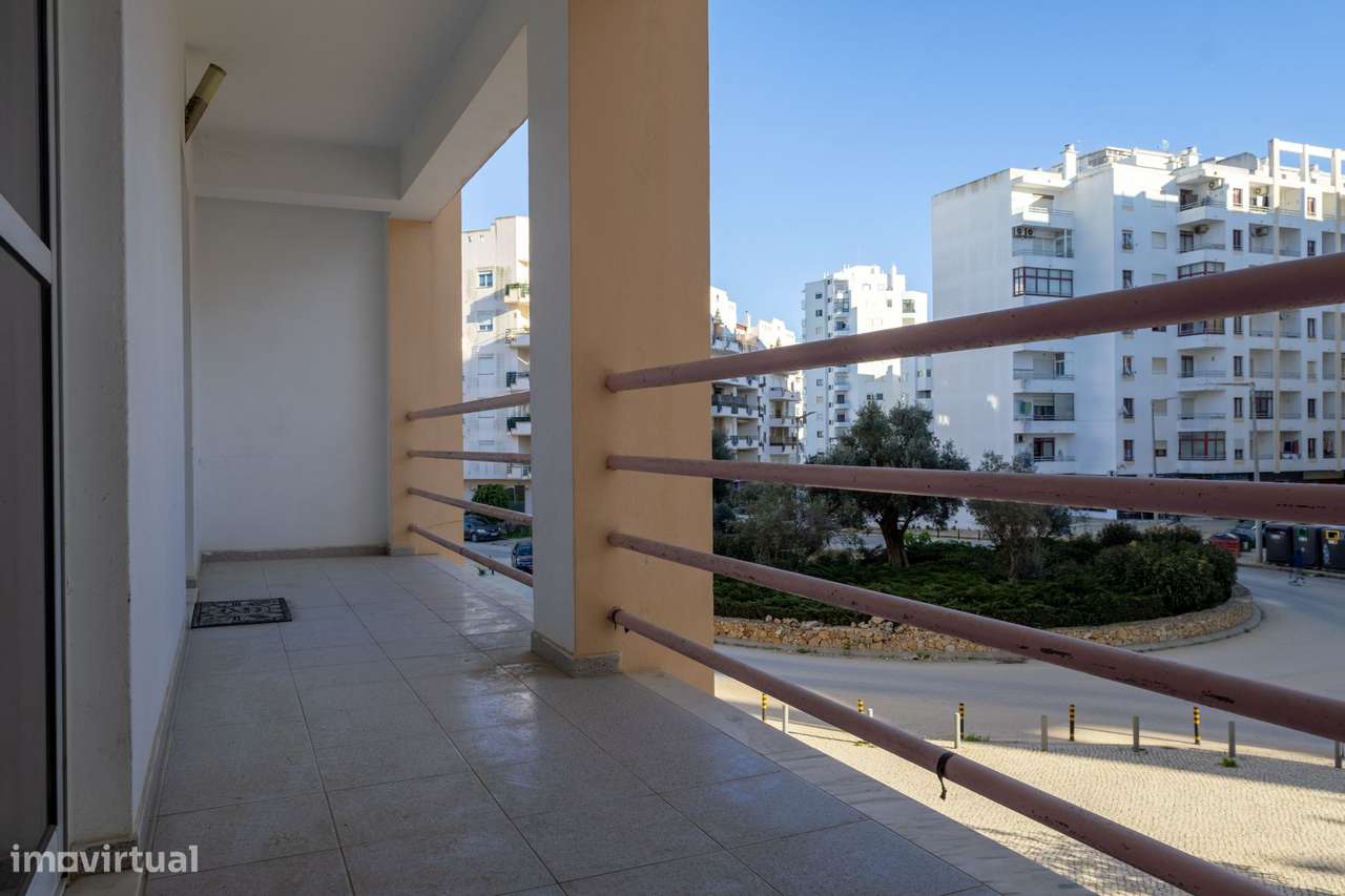 Apartamento T2 Espaçoso em Armação de Pêra com Garagem!-27