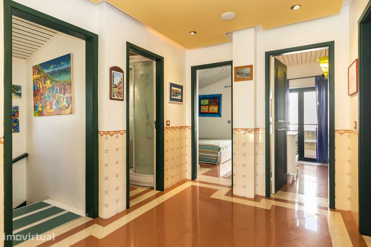 T4+1 Duplex em Primeira com 250m2, Linha de Mar | Sesimbra-19