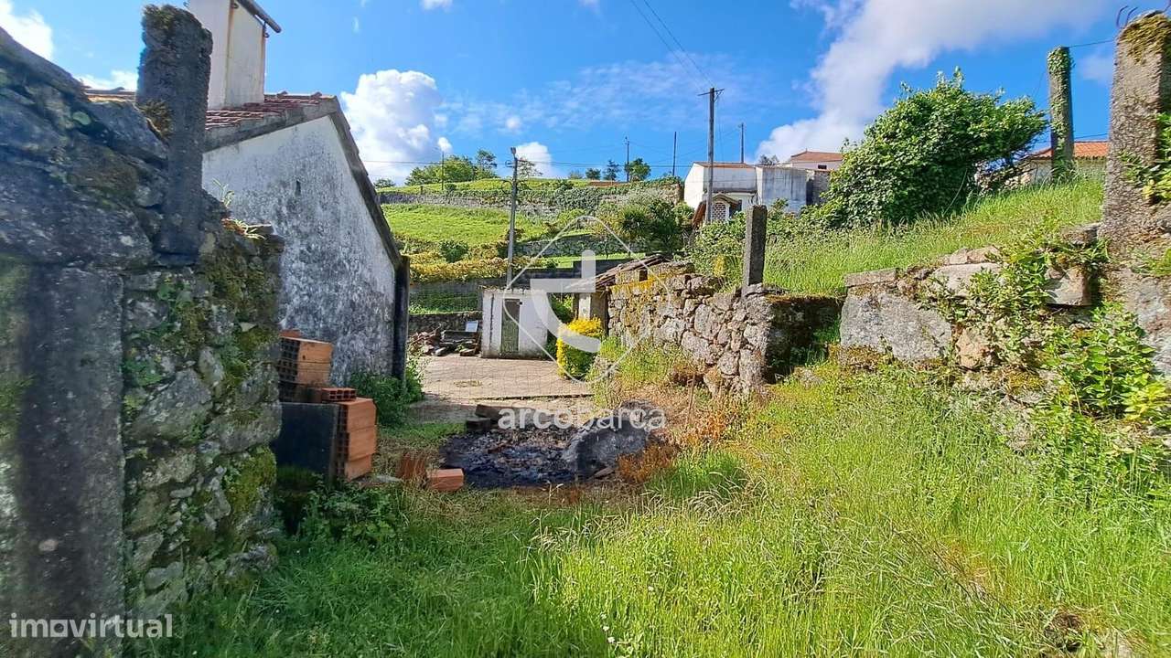 Moradia T1 habitavél c/terreno e anexo,segunda casa em pedra p/reabili-12