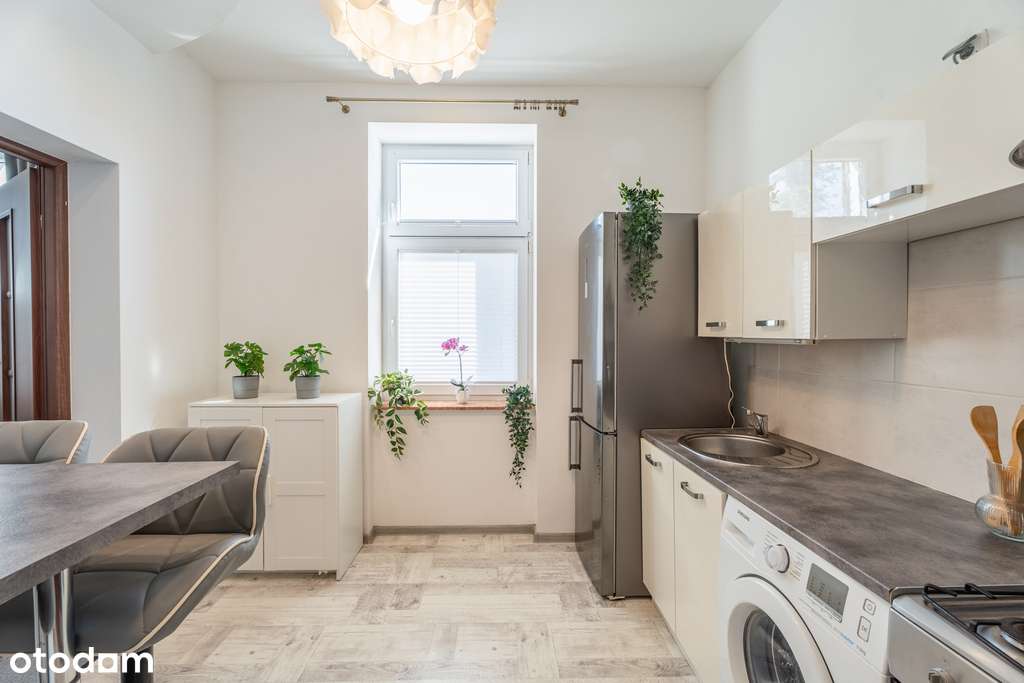 Nowa niższa cena 2 pokoje oddzielna kuchnia, garaż-6