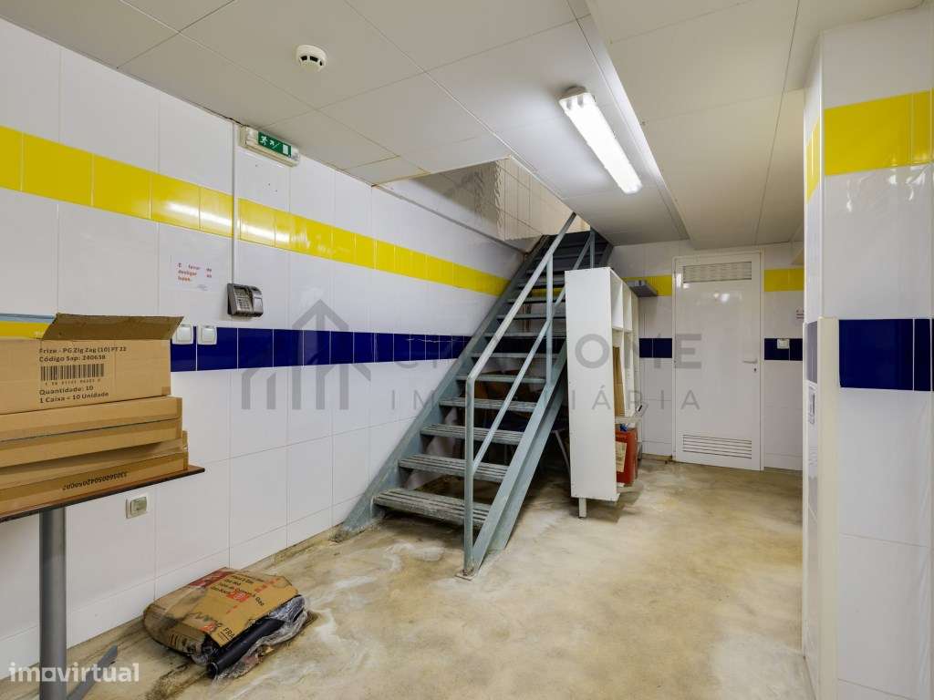 Espaço Comercial de 425m² no Coração de Faro-25