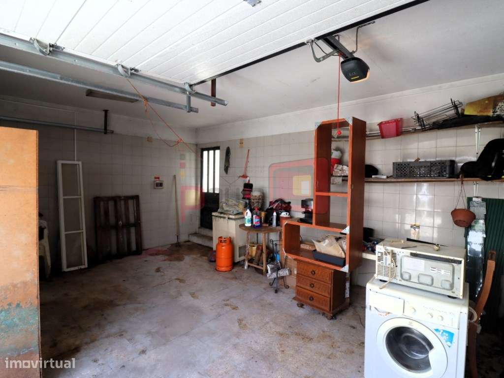 MORADIA T4 COM GARAGEM E TERRAÇO - MONTIJO-22