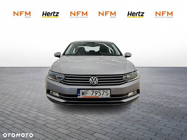 Volkswagen Passat - 9