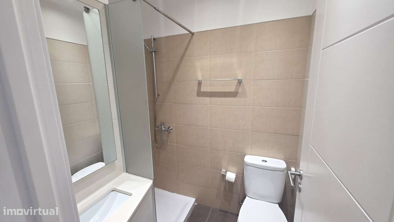 T3 Premium Remodelado no centro de lisboa com terraço Privado-10