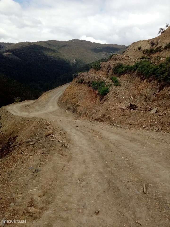 Terreno em Espiunca, Arouca, ideal para investimento turístico - Grande imagem: 2/11