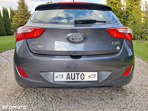 Hyundai I30 blue 1.6 CRDi YES Silver - 12