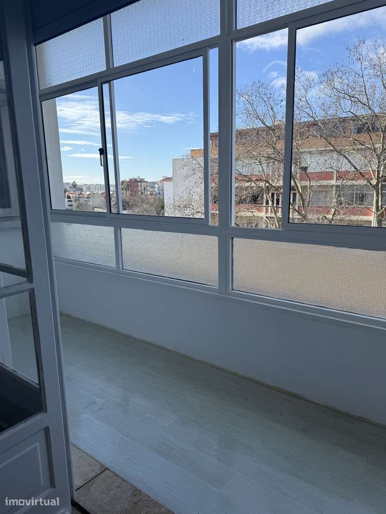 Apartamento T1 - Avenida das Forças Armadas - Grande imagem: 5/5