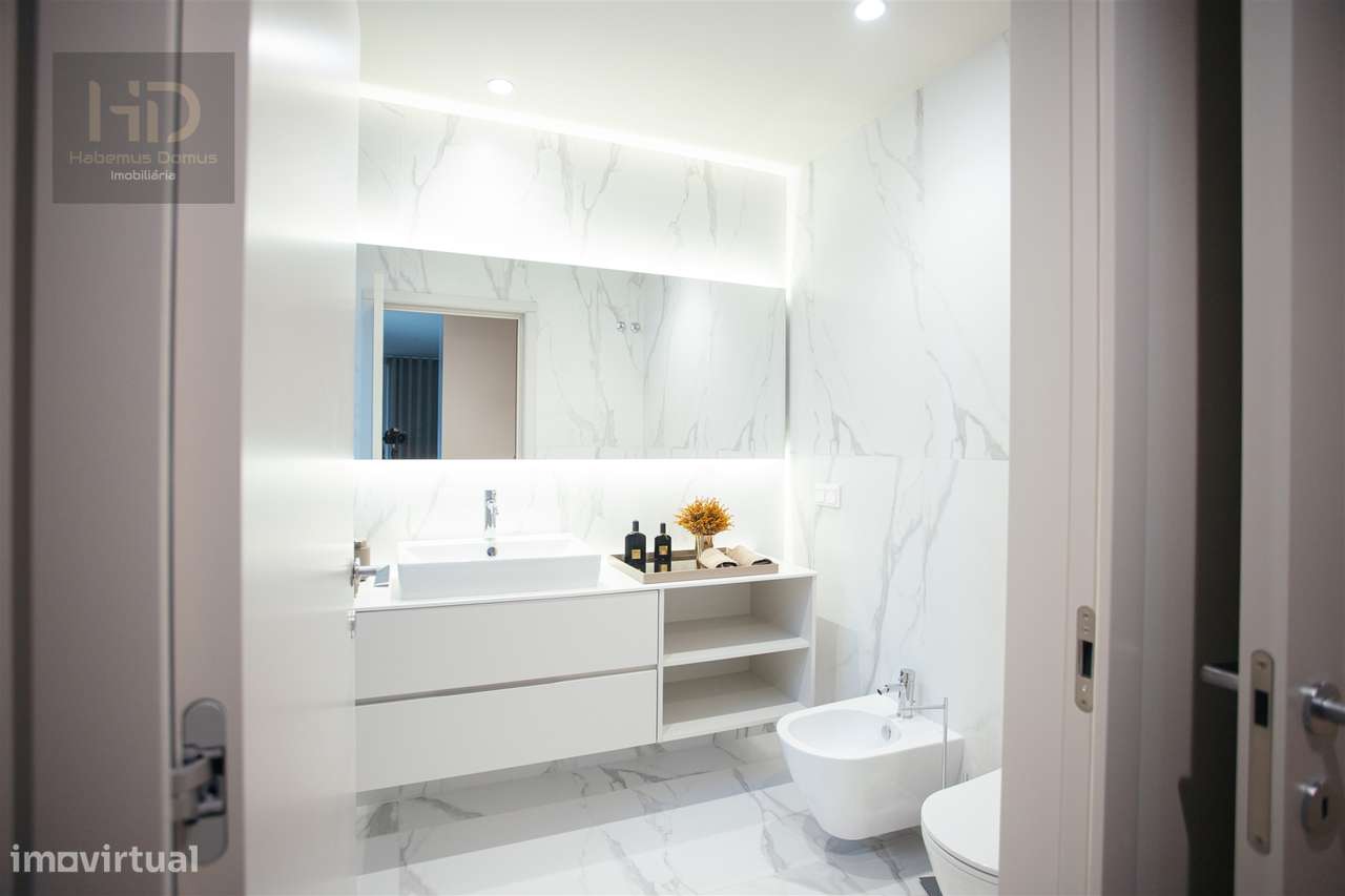 Apartamento T4 com vistas de mar e rio-25