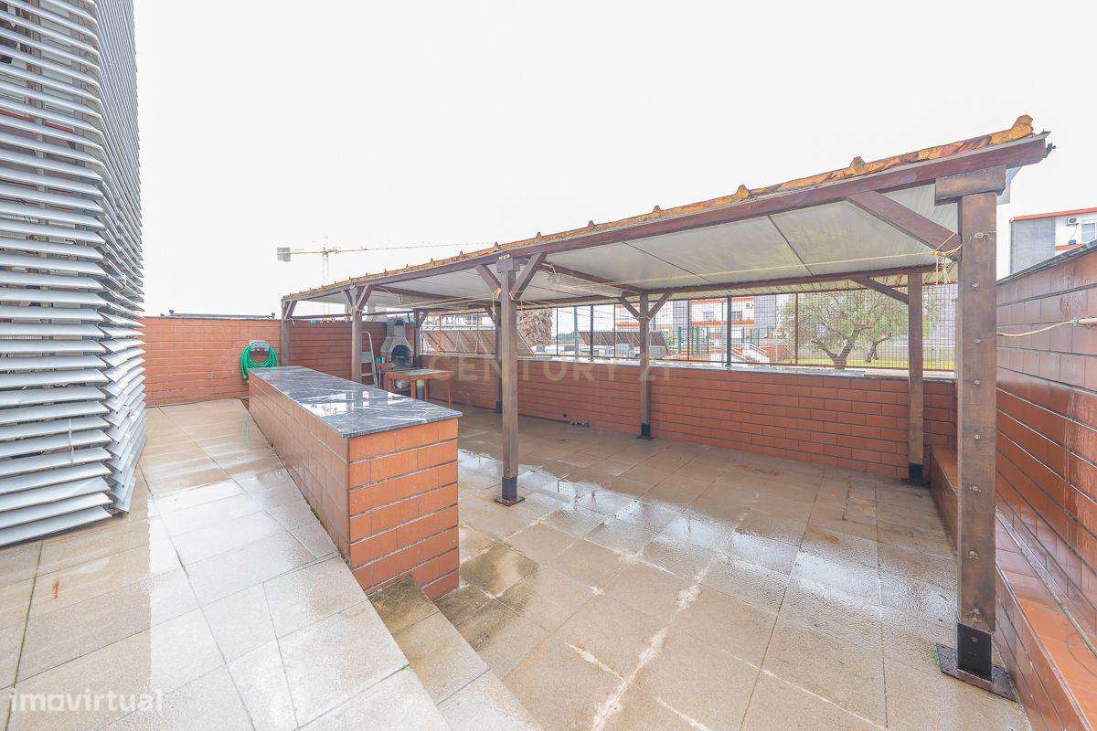 Apartamento T2 com Terraço, Parqueamento e Arrecadação, em São Sebasti - Grande imagem: 3/28