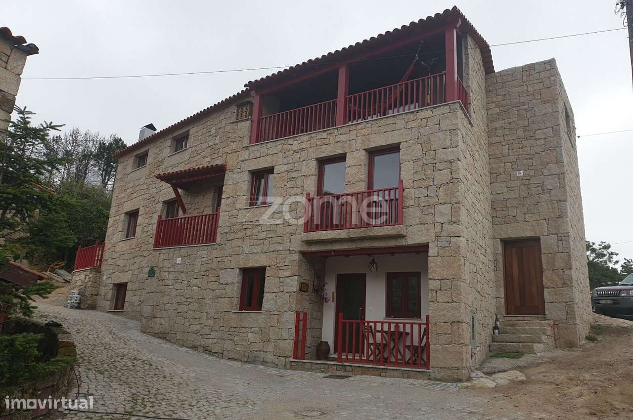 Complexo de Alojamento Turístico na Serra da Estrela - Grande imagem: 3/36