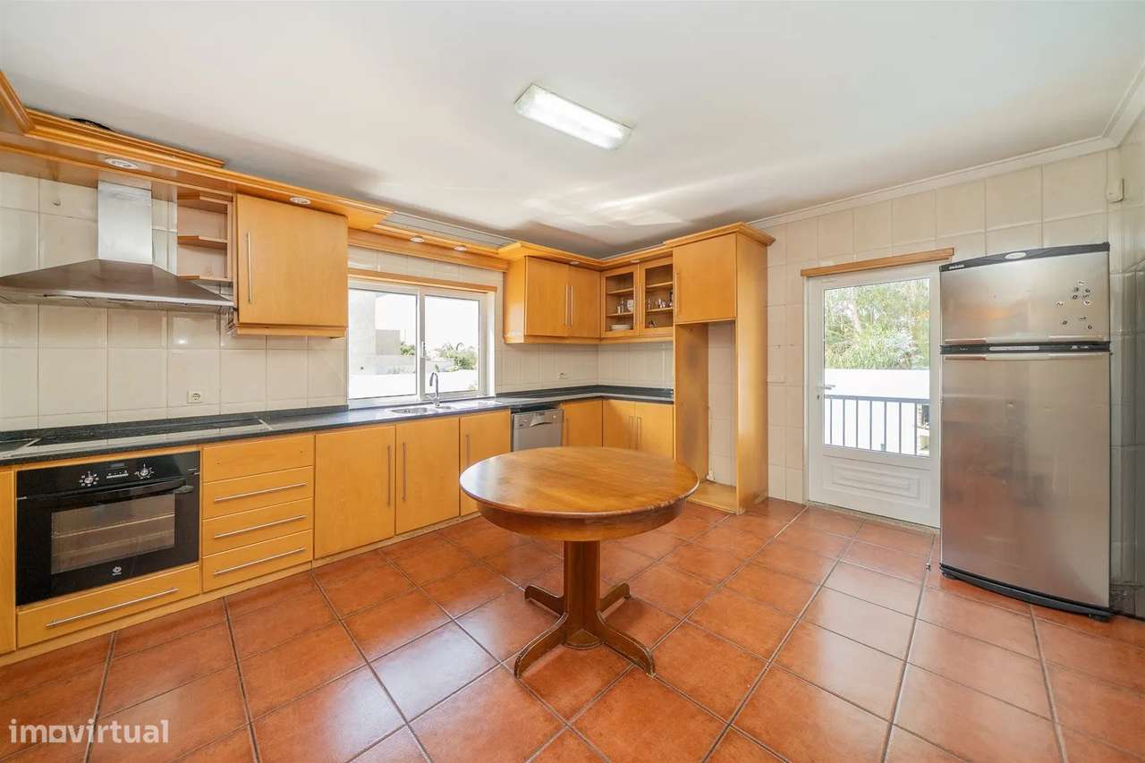 Moradia T4 com piscina nas Marinhas | Esposende-16