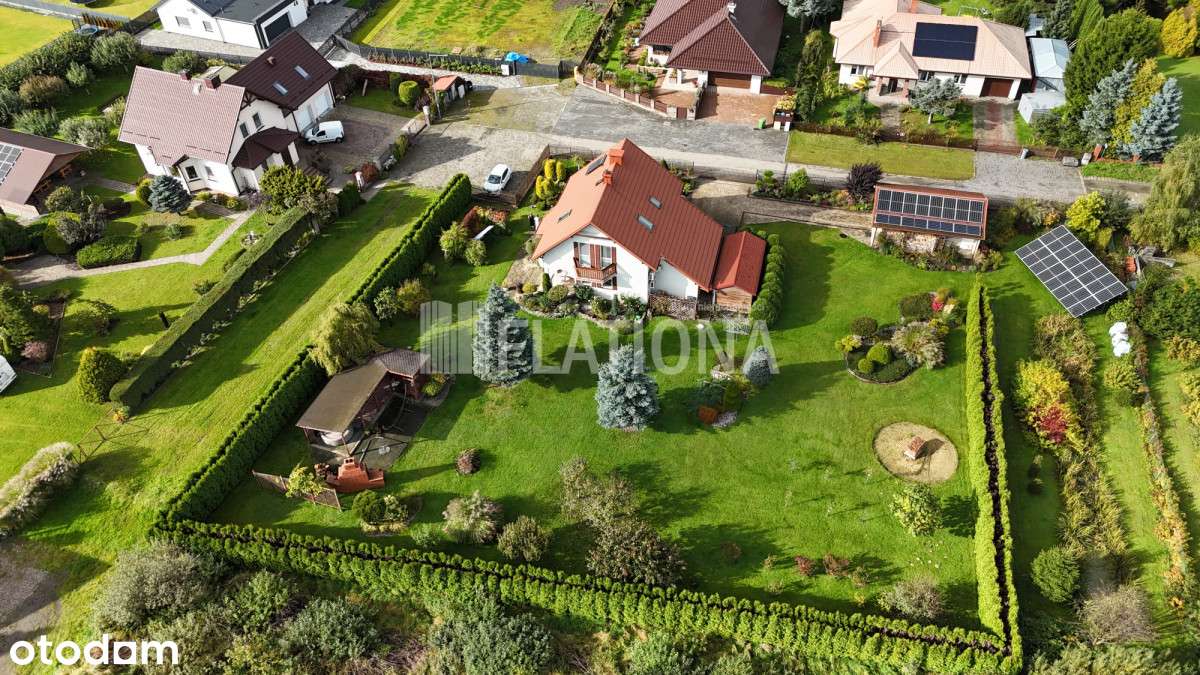 Dom z dużym ogrodem i z systemem fotowoltaicznym - Pełny obrazek: 4/19