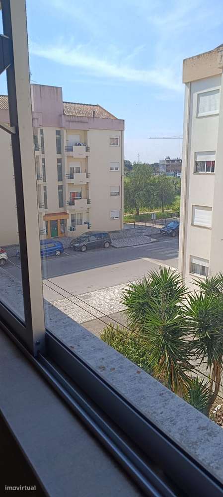 T3 com Excelente Localização | 2.º Andar !