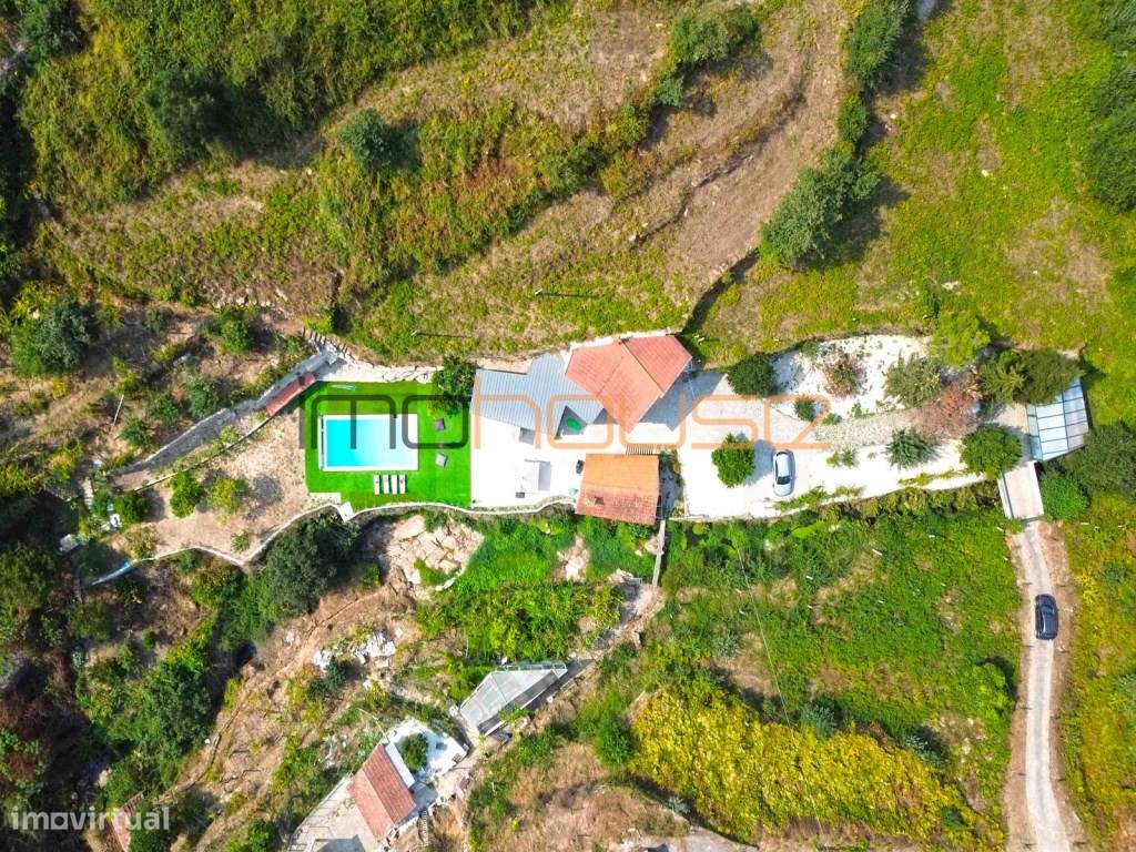 Quinta com Casa Remodelada e Antigo Moinho de Água Junto a Ribeiro-5