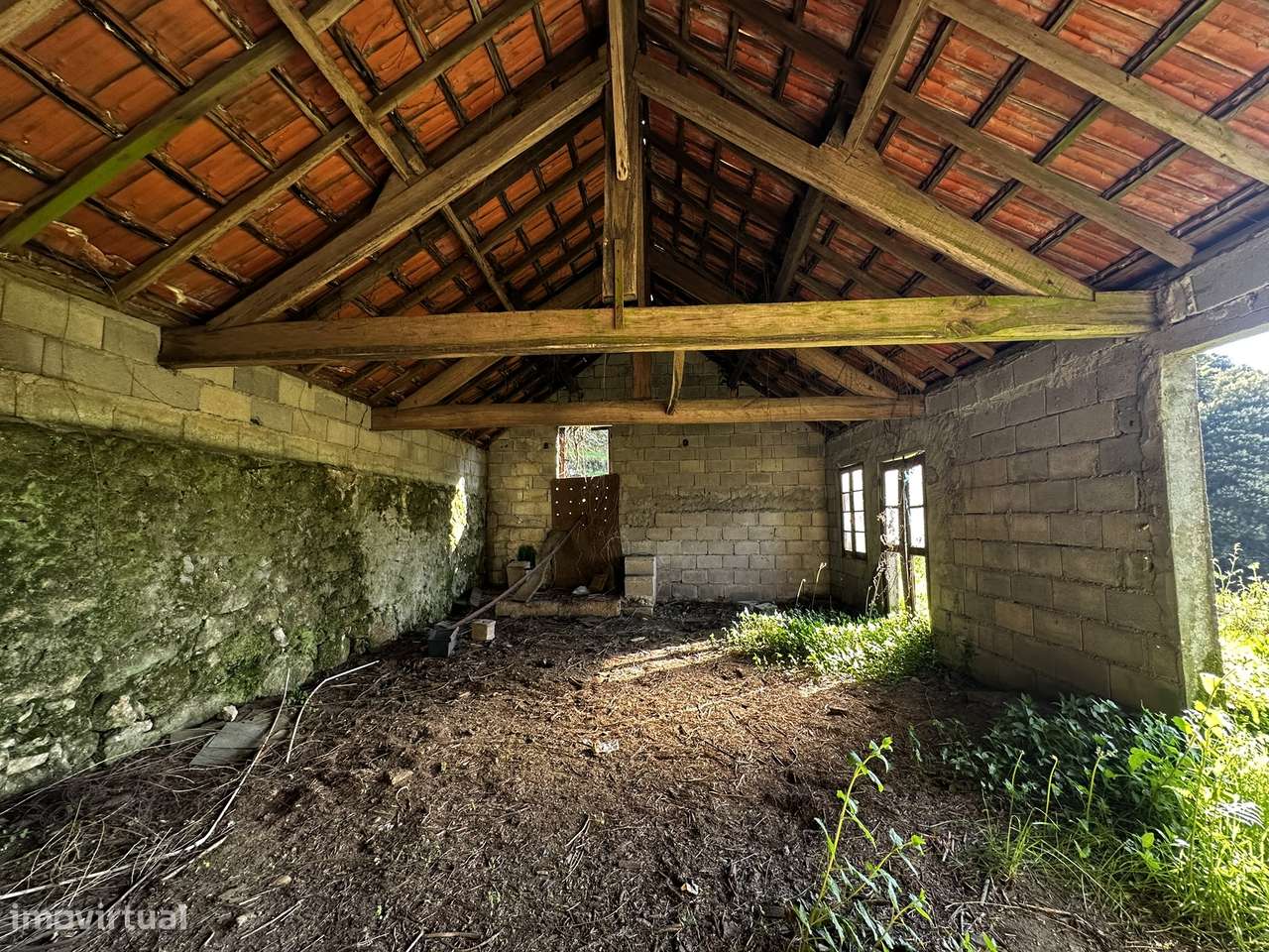 Moradia para restauro em São Julião, Valença.-11