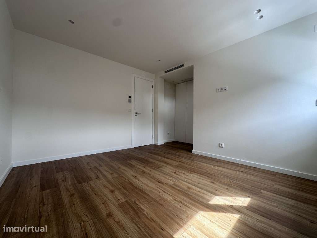 Moradia de Luxo V5 - Conforto, Modernidade e Elegância-8