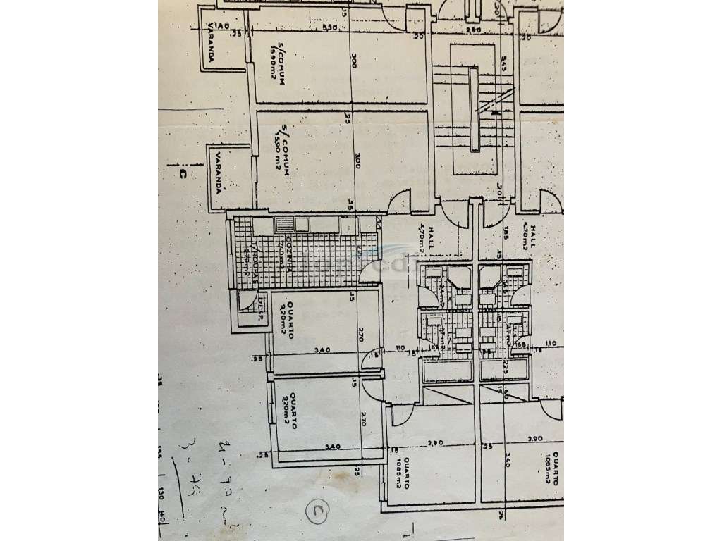 T3 com garagem e arrecadação na Estrada Portela em Carnaxide-20