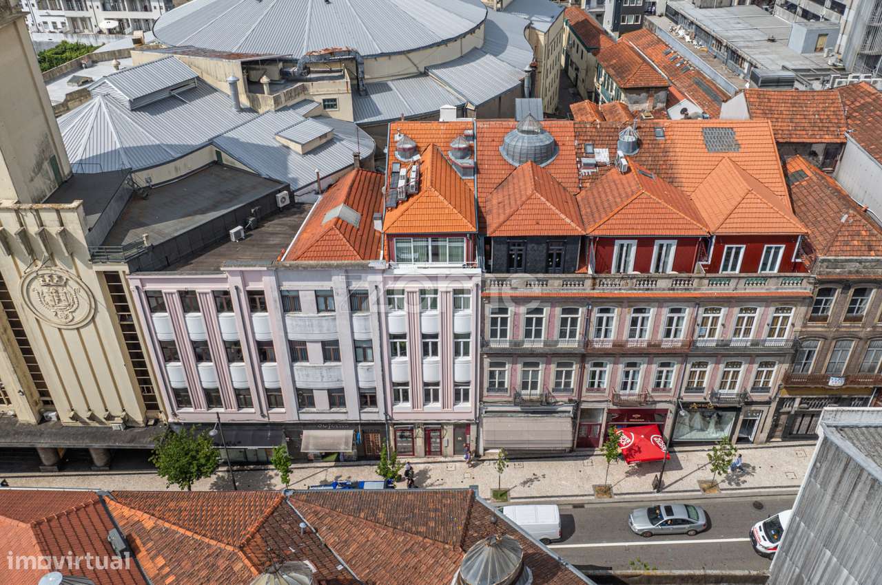 Apartamento T2 à Venda com terraço – Junto ao Coliseu do Porto - Grande imagem: 2/20