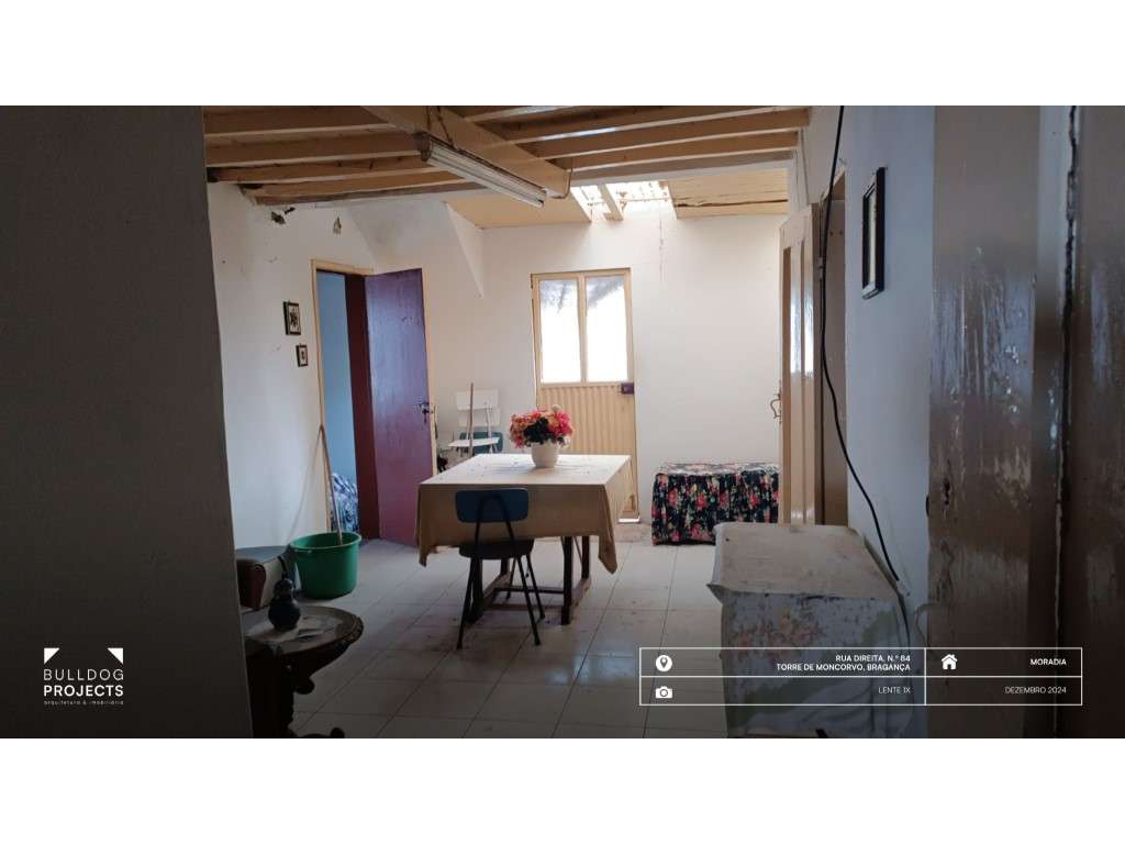 Moradia com 9 assoalhadas na Rua Direita, Carviçais-14