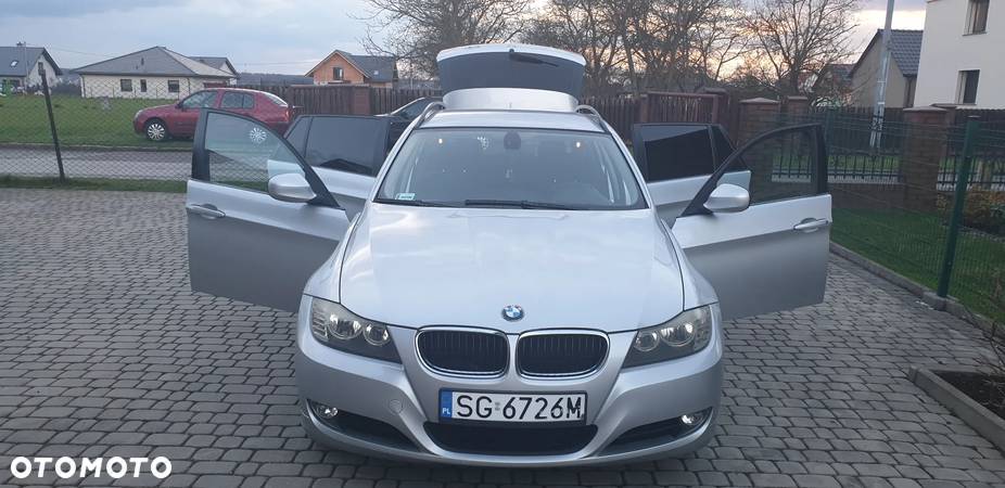 BMW Seria 3 318i - 11