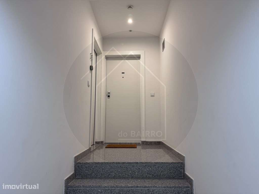 Fantástico T1 com 2 frentes - 42 m² - Centro do Porto, Av. dos Aliados-16