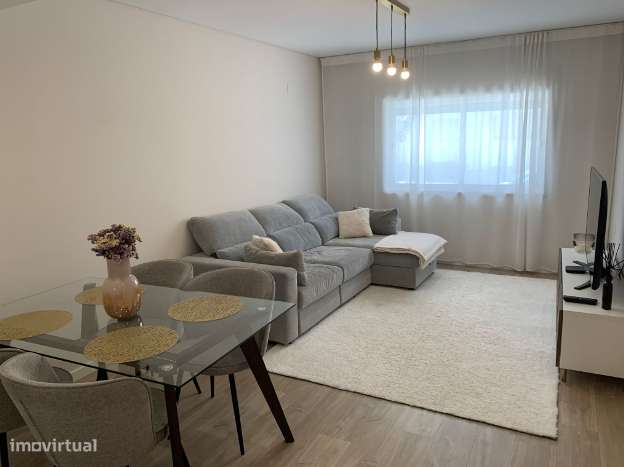 T1 amplo e recente com estacionamento privado no Cacém - Grande imagem: 3/6