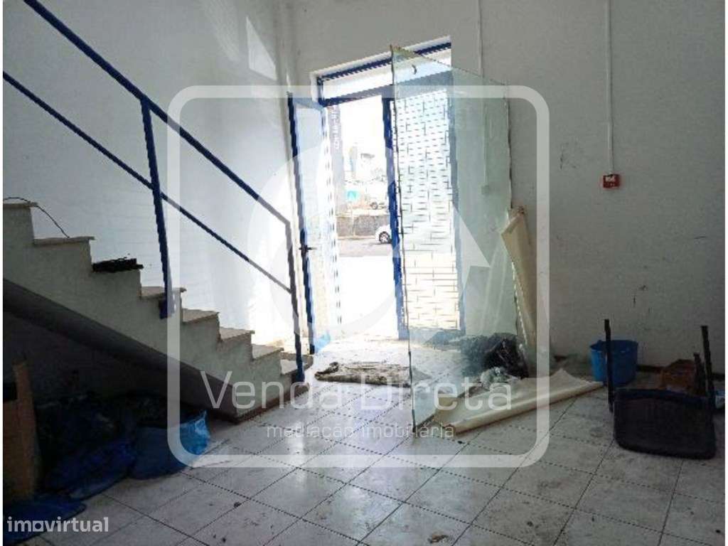 Armazém com 555 m² | 2 Pisos | Excelente Localização em Alverca do ...-15