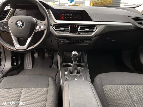 BMW Seria 2 218i - 8