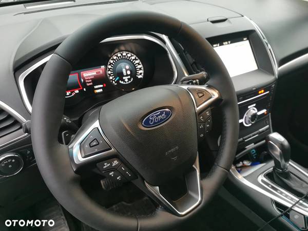 Ford EDGE 2.0 TDCi Twin-Turbo 4WD Titanium - 10