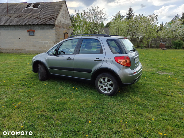 Suzuki SX4 1.6 Comfort 4WD - 2