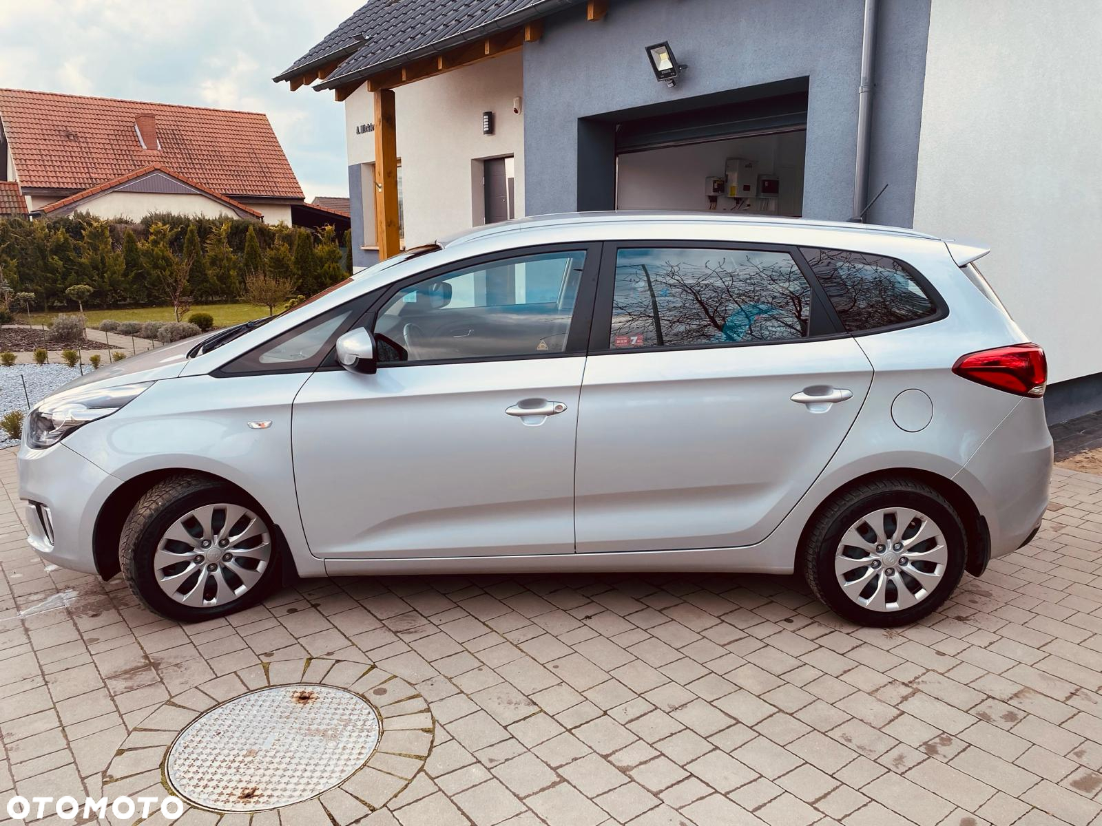 Kia Carens 1.6 GDI M - 3