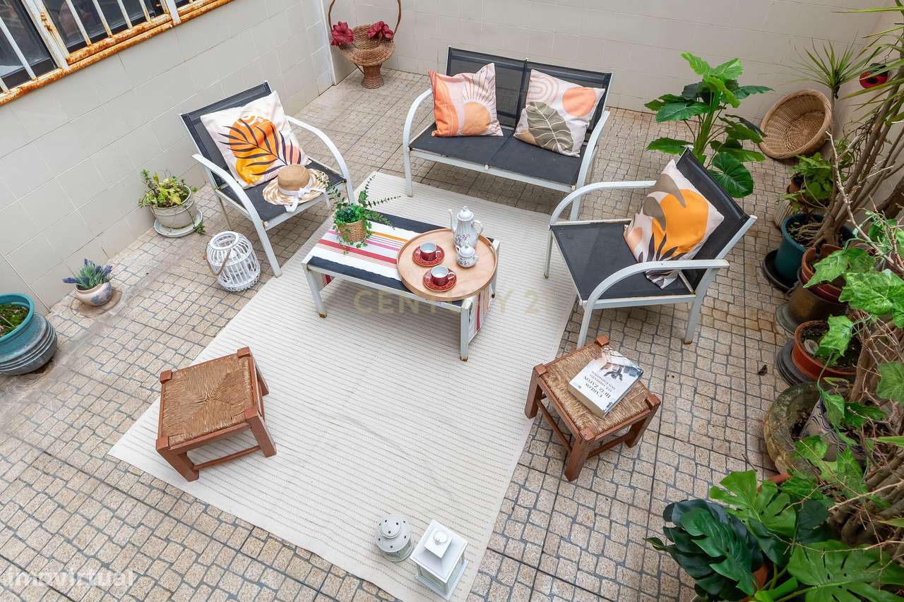 T3  (5 ass.) com terraço, elevador e arrecadação - Rua do Zaire-1