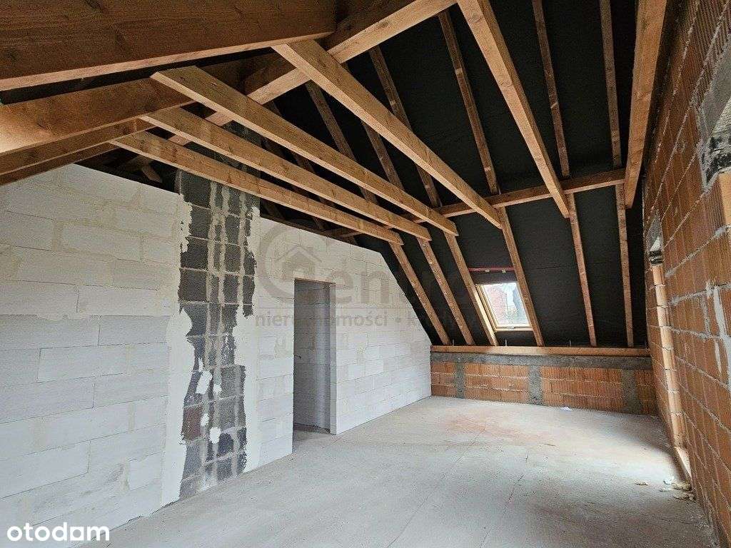 Nowy, wolnostojący dom w trakcie budowy!-8