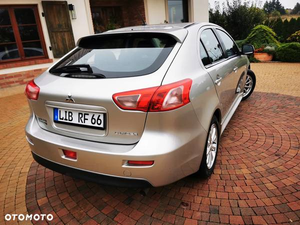 Mitsubishi Lancer Sportback 1.6 ClearTec Plus - 10