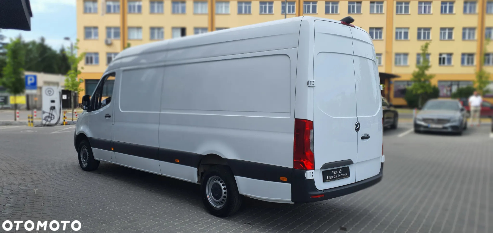 Mercedes-Benz Sprinter - 4