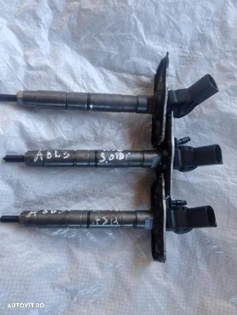 Injectoare/injector Audi a8d3, a6 c6 motor 3.0 tdi - 1