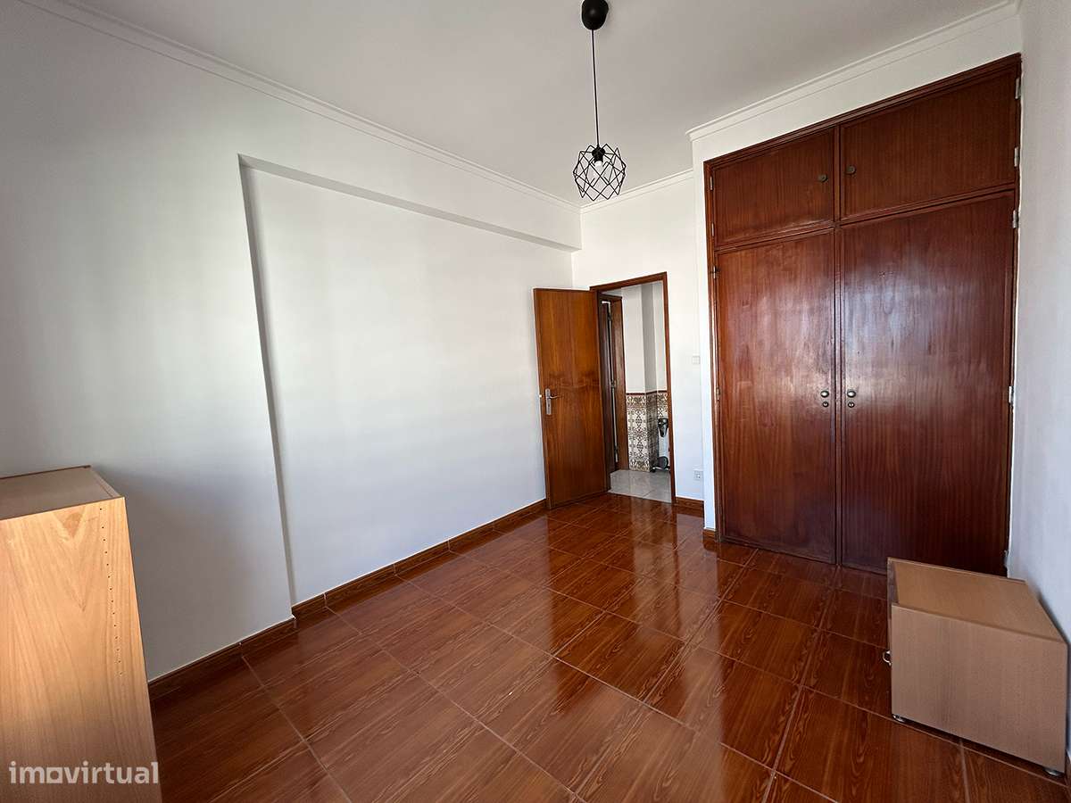 T2 Quinta da Piedade: mobilado e equipado, com varanda e elevador - Grande imagem: 5/8