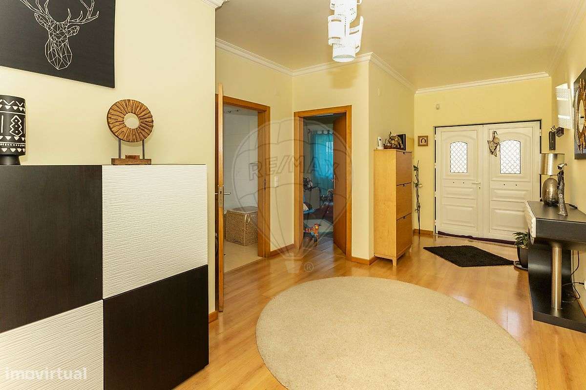 Moradia T4 para venda-0