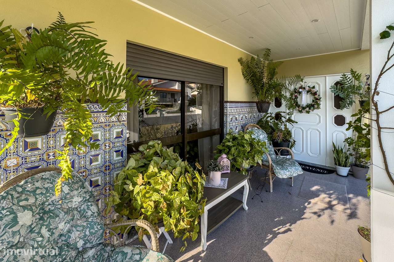 Moradia de Luxo T4 | Piscina Aquecida | Exclusividade Total em Amares-5