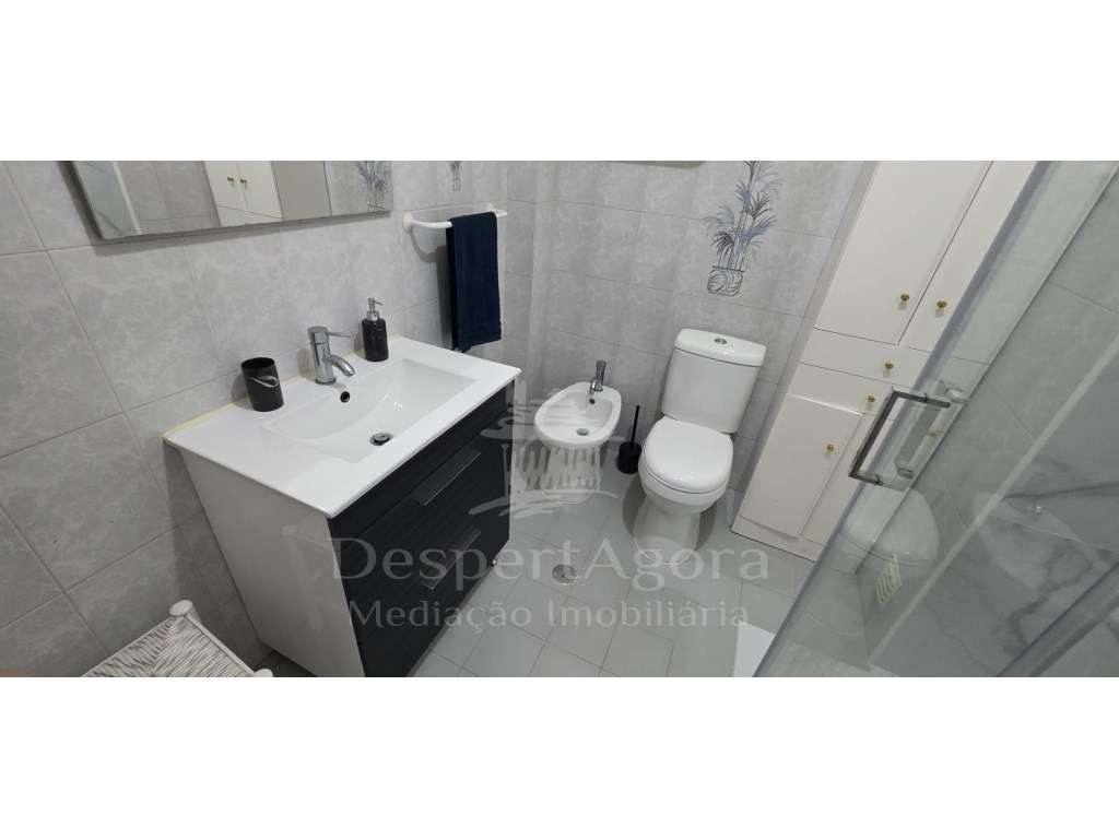 Excelente investimento T3+T2 no centro do Entroncamento-4