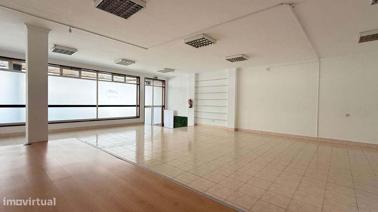 Loja com 135m2 em Ermesinde-7