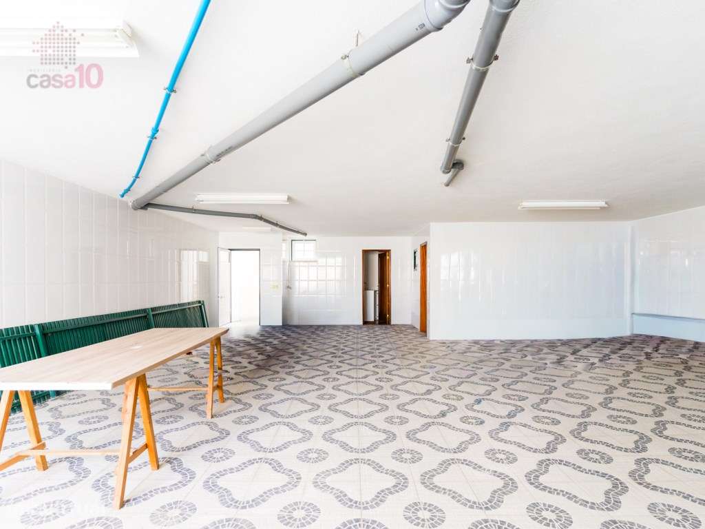 Moradia V5+1 renovada em zona de excelência em Alcochete-45