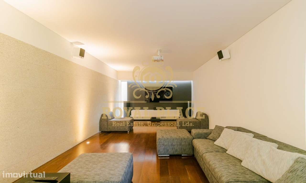 Moradia de Luxo em Santa Maria da Feira - Grande imagem: 3/51