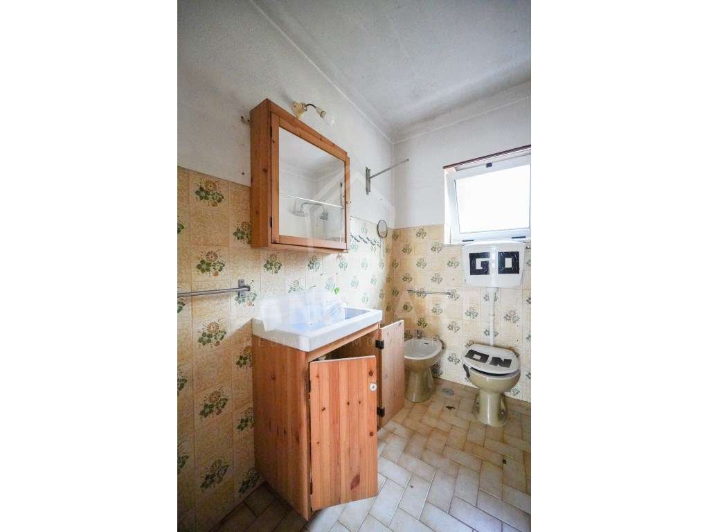 Moradia T2 + 1, Centro de Alcobaça-11