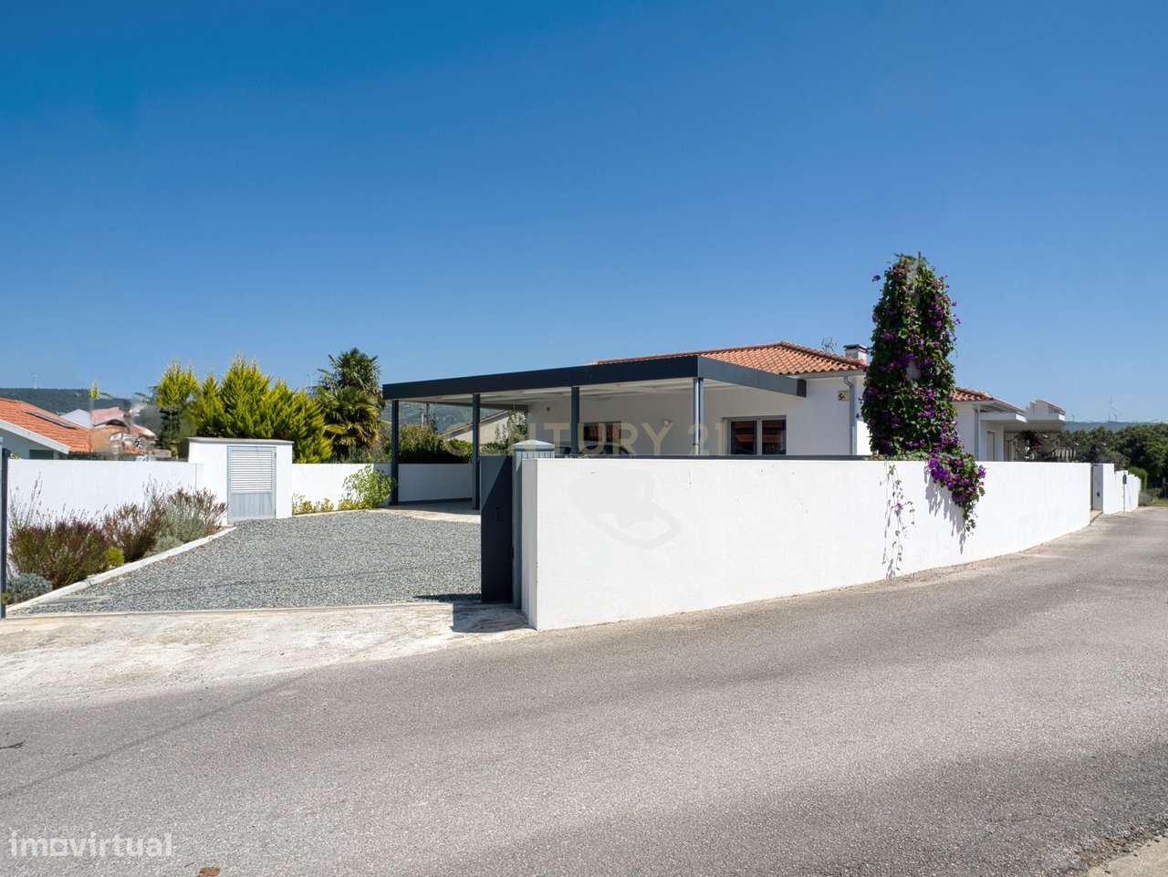 Moradia T4  como nova com Piscina  e vista serra dos Candeiros-38