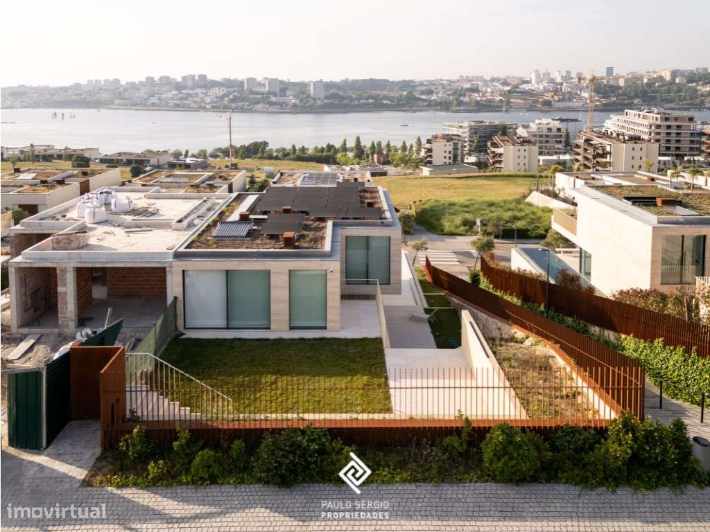Moradia de Luxo T4 na Quinta Marques Gomes-33
