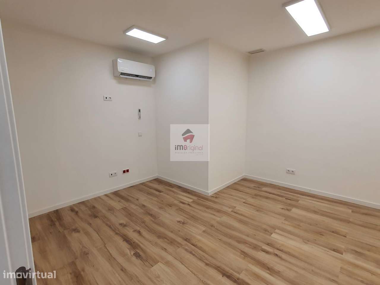 Loja / escritório junto Metro / Câmara de Gaia-23