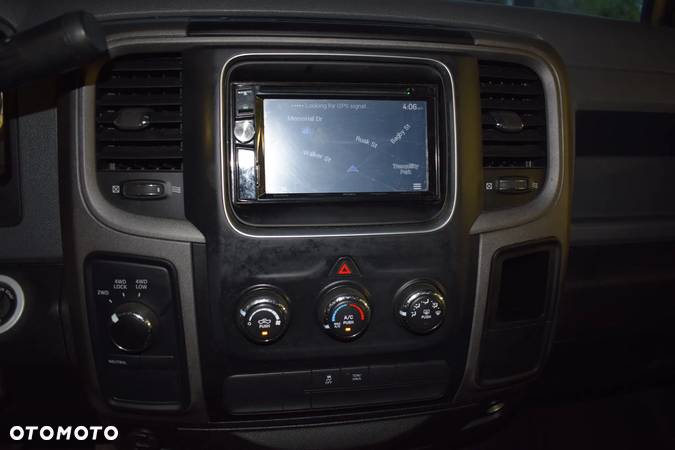 Dodge RAM 1500 5.7 4x4 - 19