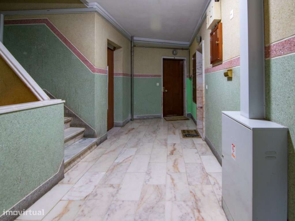 Imperdível T2 na Amadora!-14