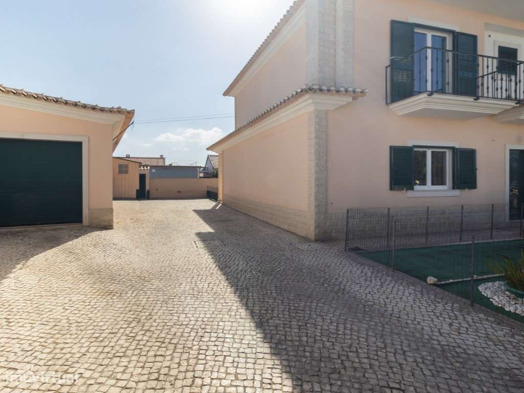 Moradia T4 de Prestígio com Áreas Amplas, Garagem para 2 Carros e C...-40